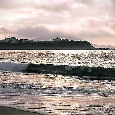 Nature Retreat - Sleeps 4 & Wild Ponies Tullaghanbaun